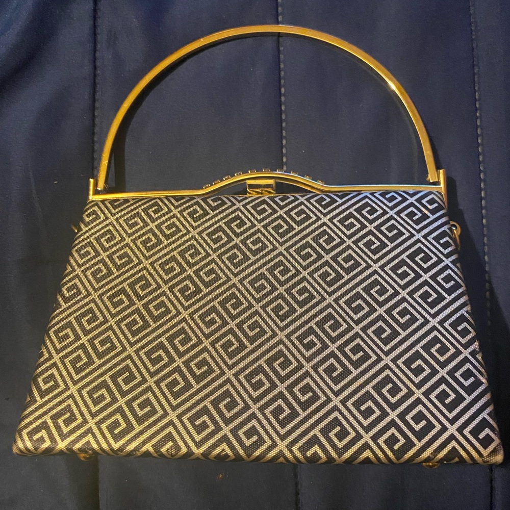 Elegant Gold and Black Geometric Handbag - Picture 4 of 7